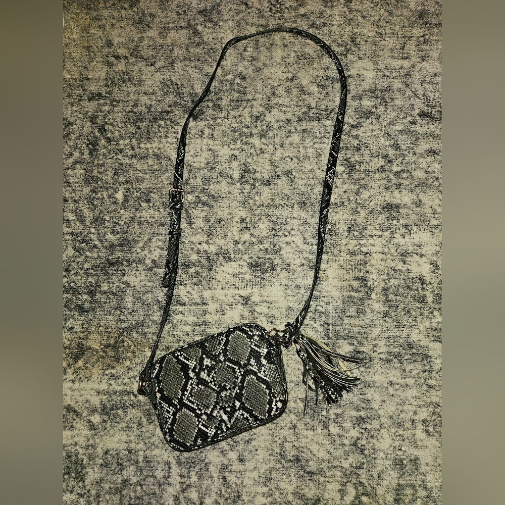 Stylish Snake Print Crossbody Bag